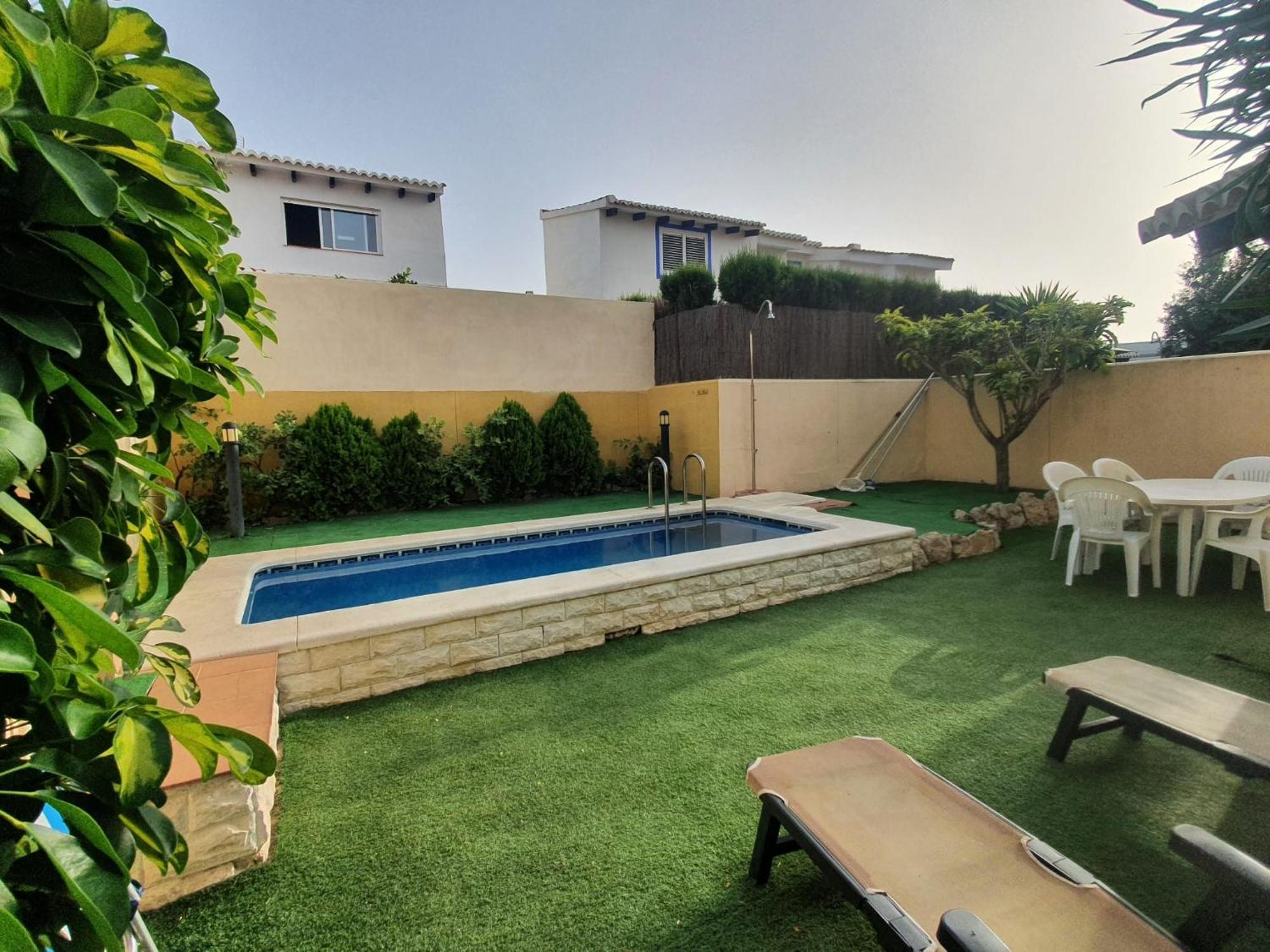 Bungalow Con Piscina 28 Гран Алакант Екстериор снимка
