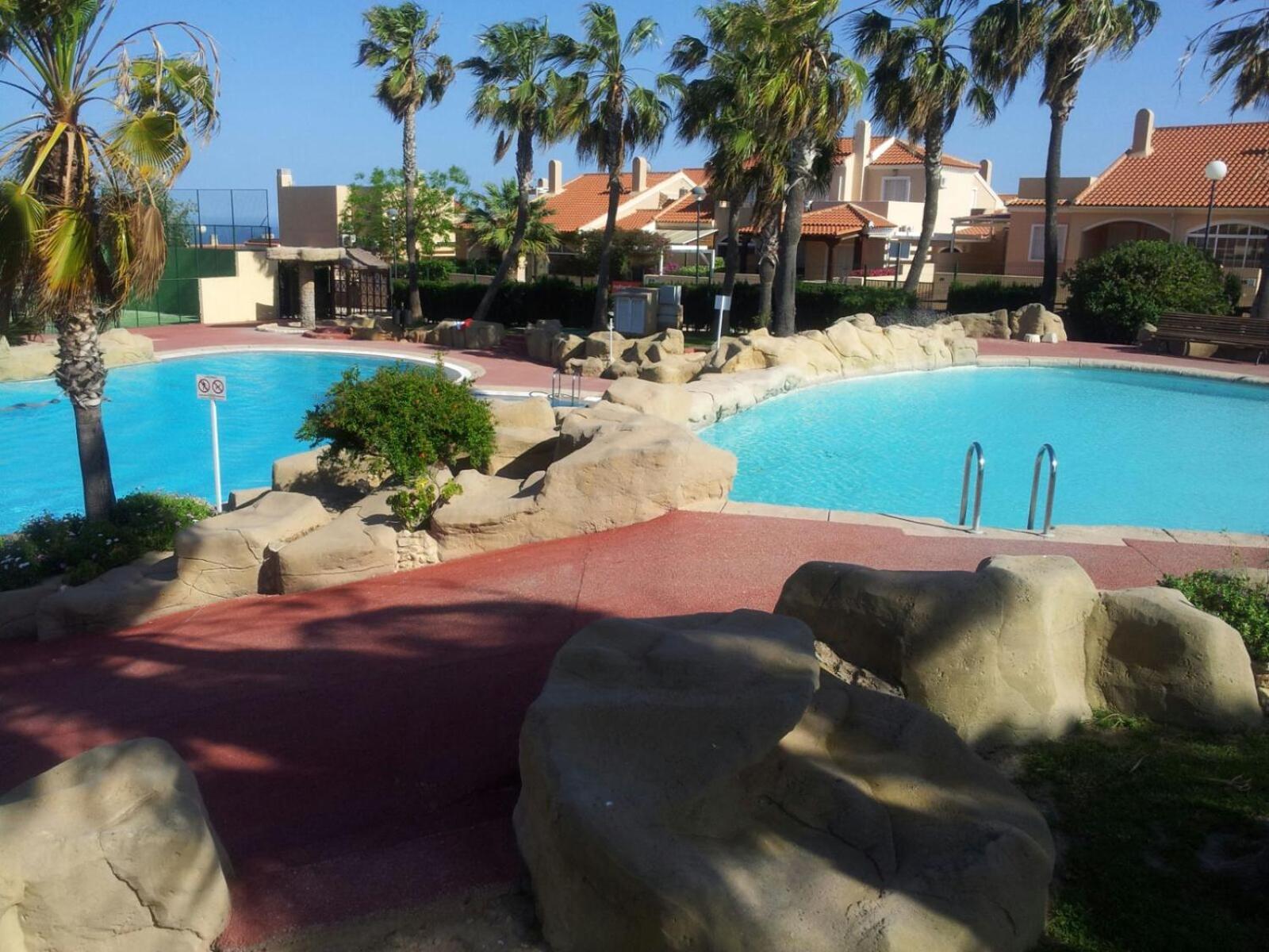 Bungalow Con Piscina 28 Гран Алакант Екстериор снимка