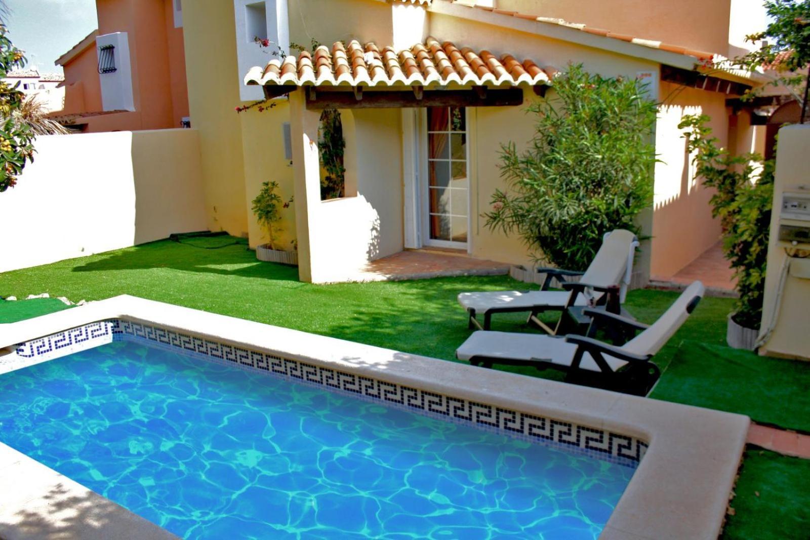 Bungalow Con Piscina 28 Гран Алакант Екстериор снимка